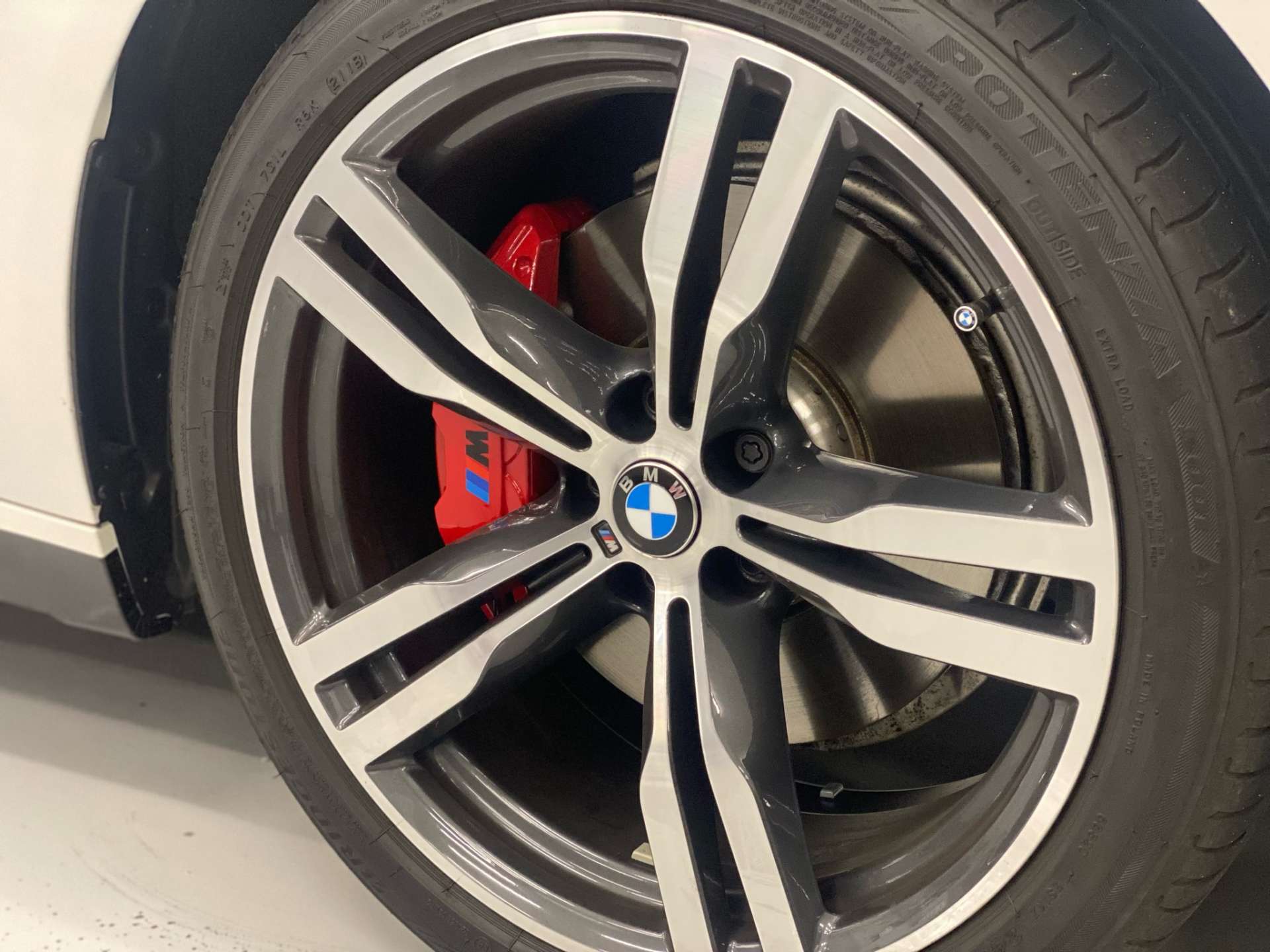 BMW740 eキャリパー塗装