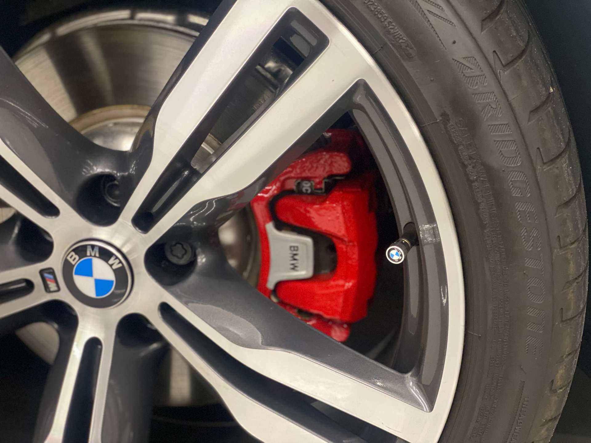 BMW740 eキャリパー塗装