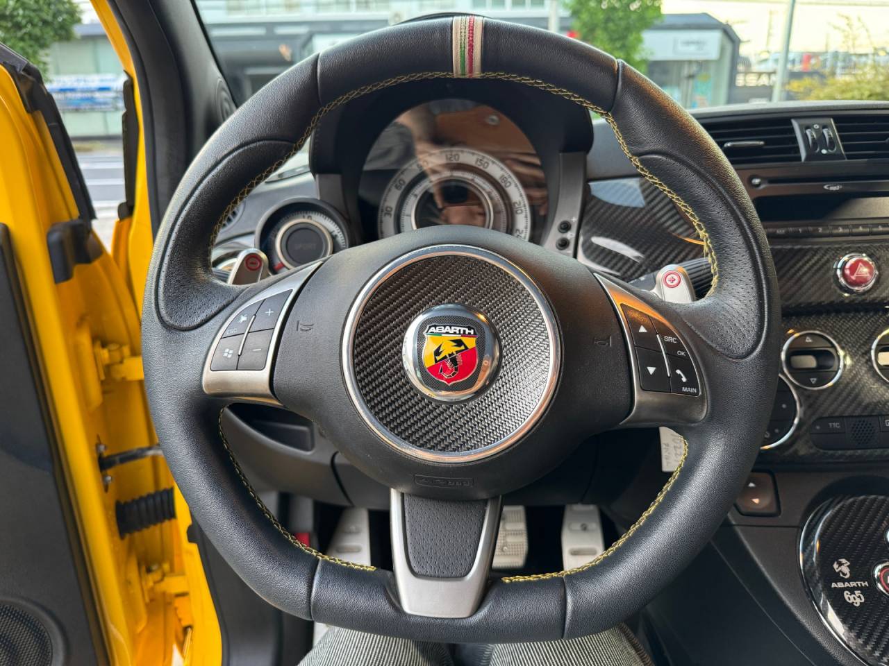 アバルト６９５ トリブート・フェラーリ