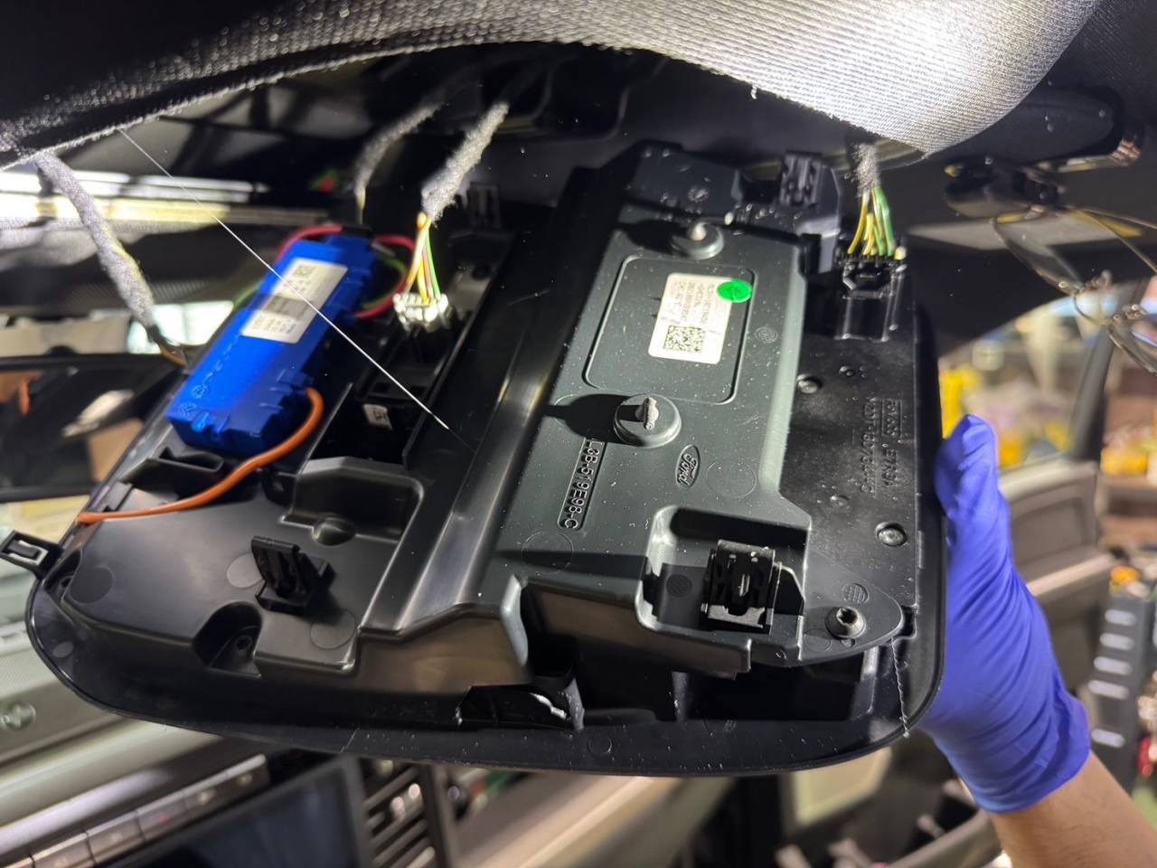 FORD　ラプター　アンダーネオン取り付け