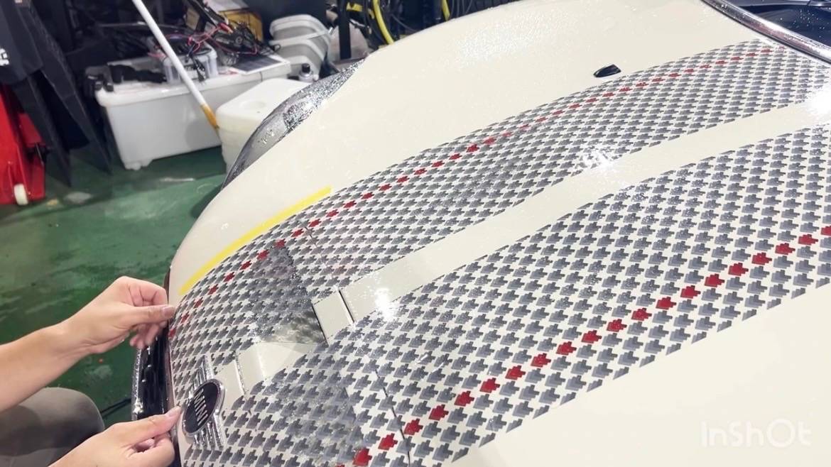 MINI　クラブマン　デカール施工