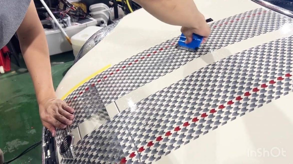 MINI　クラブマン　デカール施工