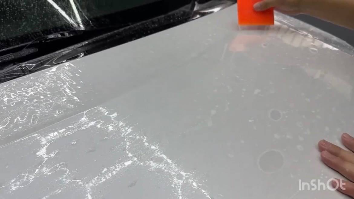 TOYOTA／ハイラックスサーフ　フードラッピング