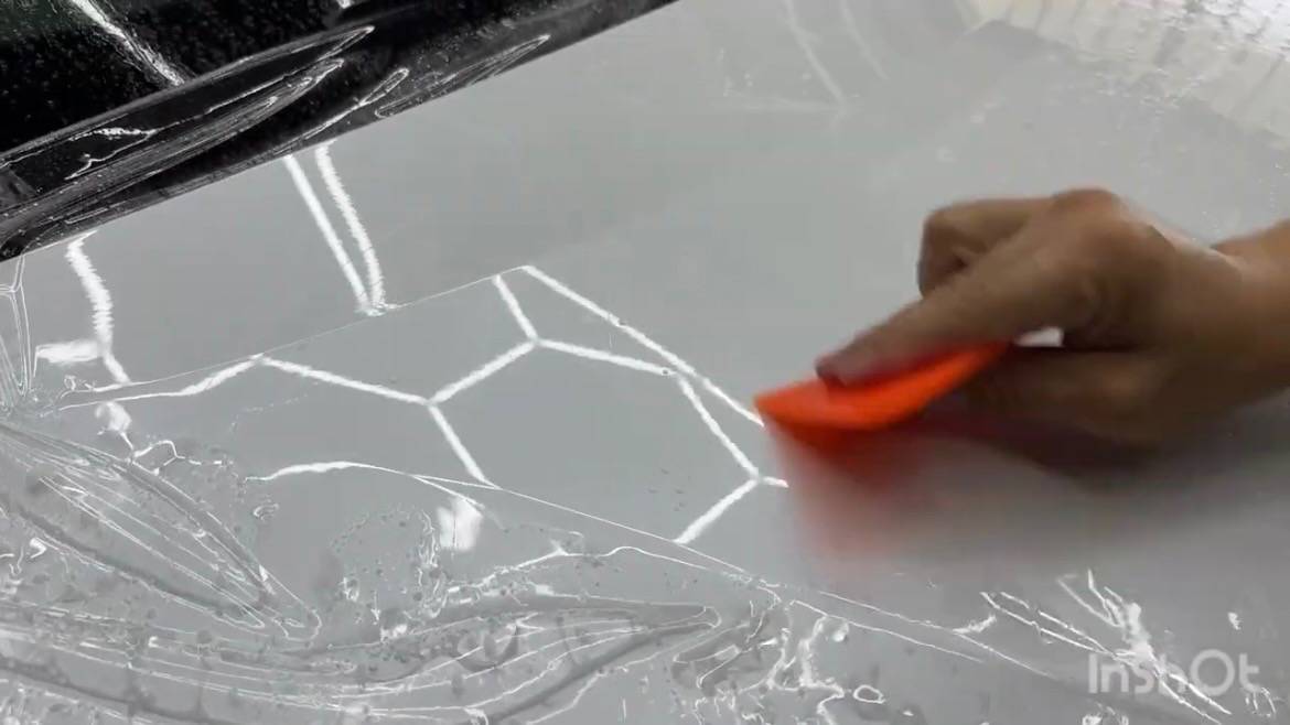 TOYOTA／ハイラックスサーフ　フードラッピング