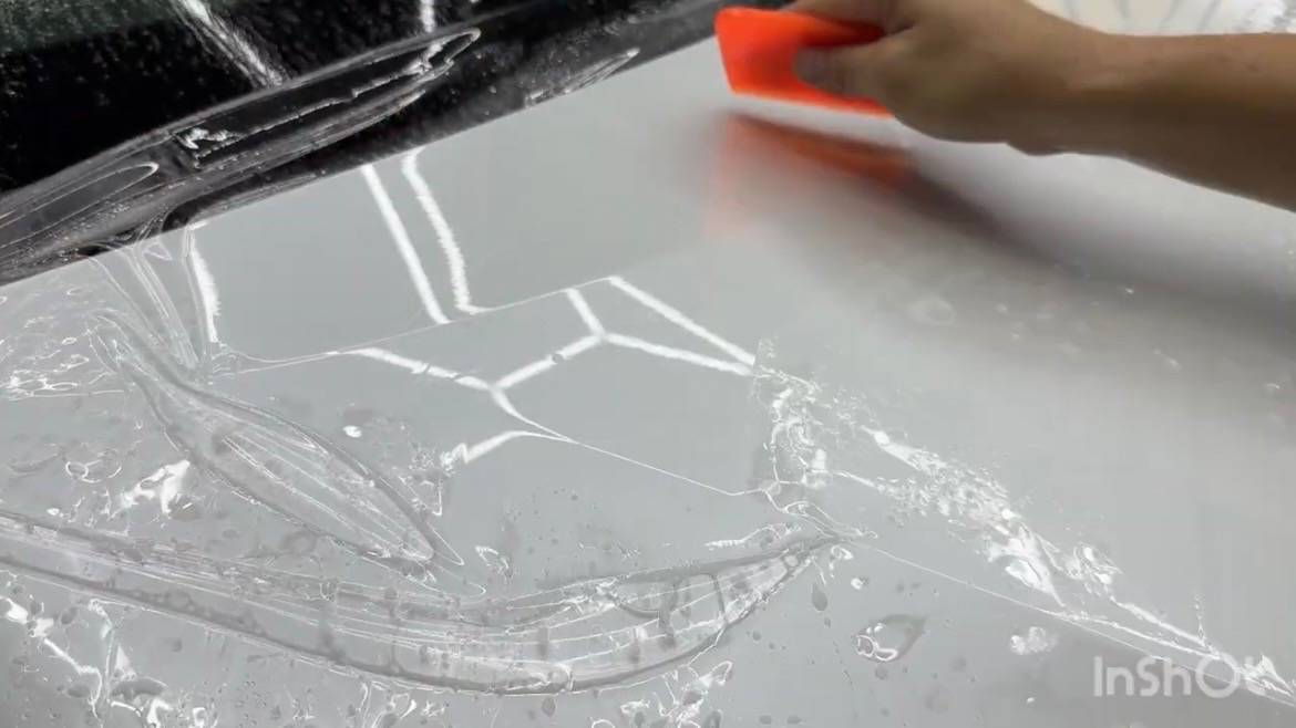 TOYOTA／ハイラックスサーフ　フードラッピング