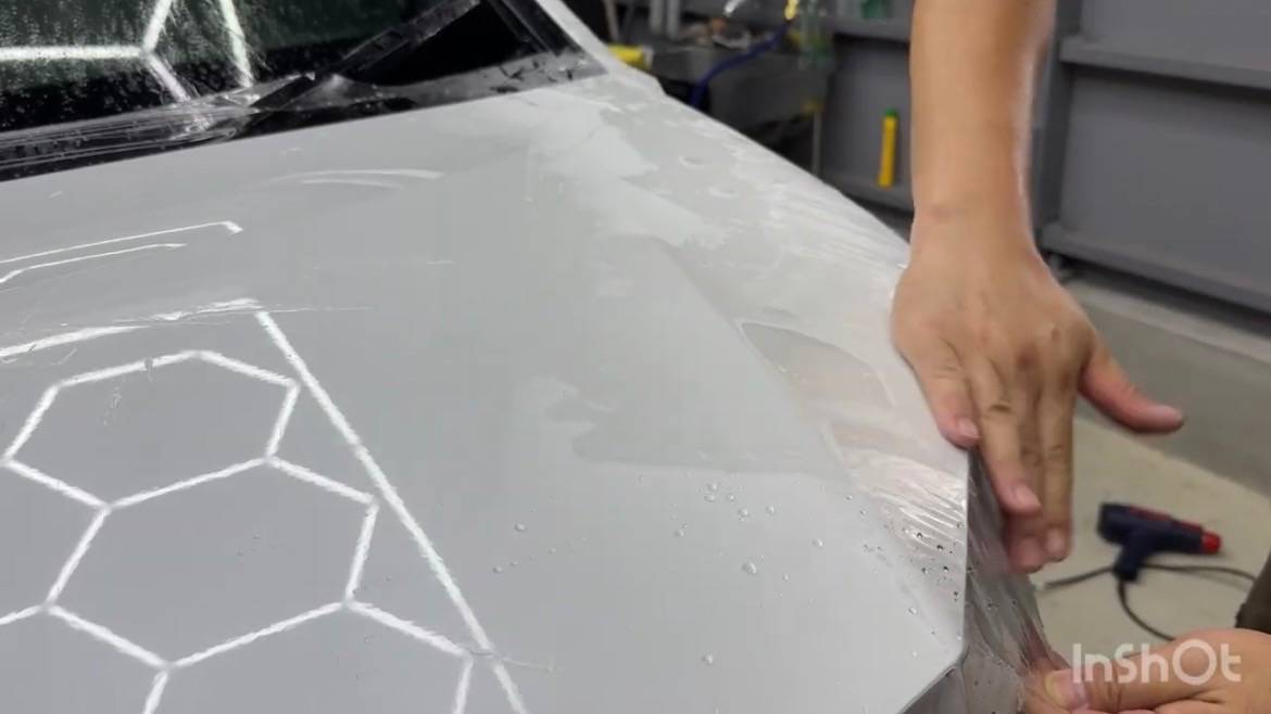 TOYOTA／ハイラックスサーフ　フードラッピング