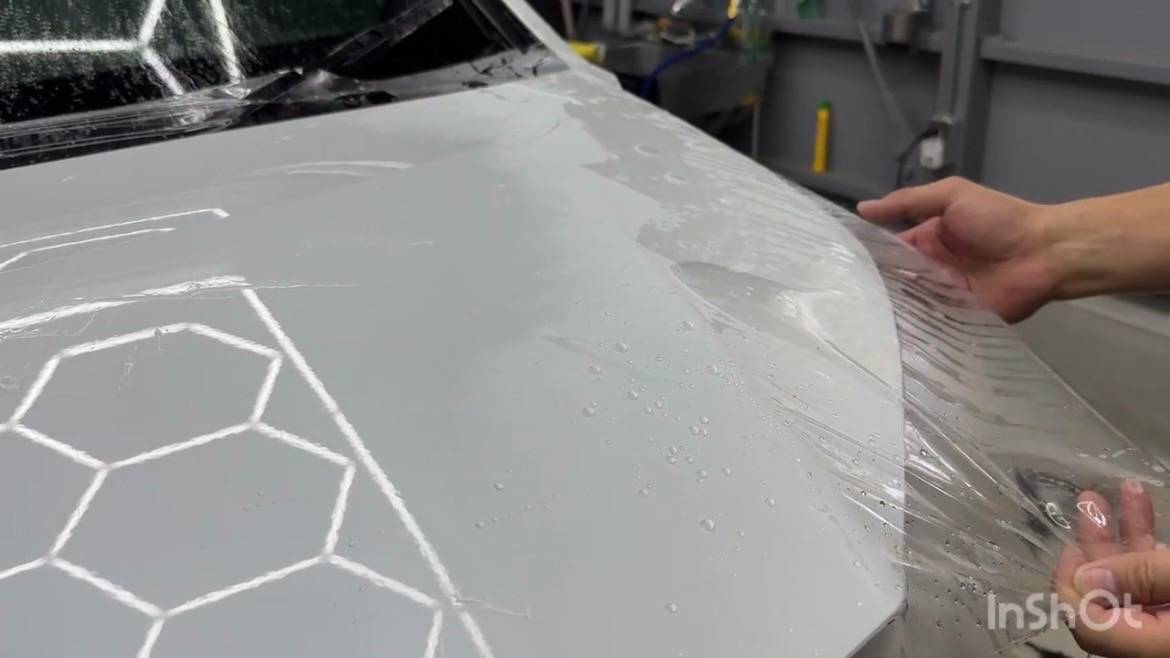 TOYOTA／ハイラックスサーフ　フードラッピング