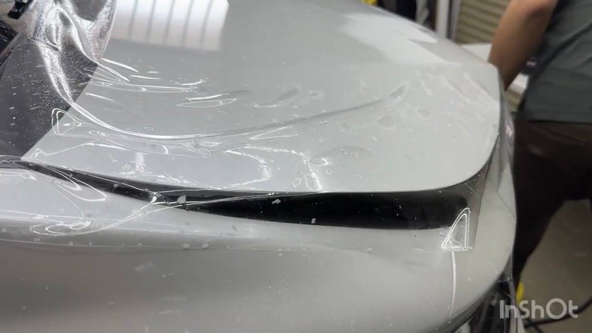 TOYOTA／ハイラックスサーフ　フードラッピング