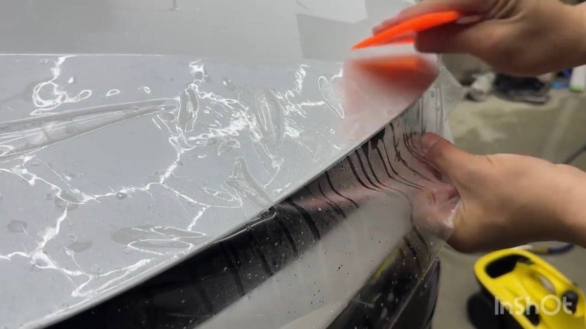 TOYOTA／ハイラックスサーフ　フードラッピング