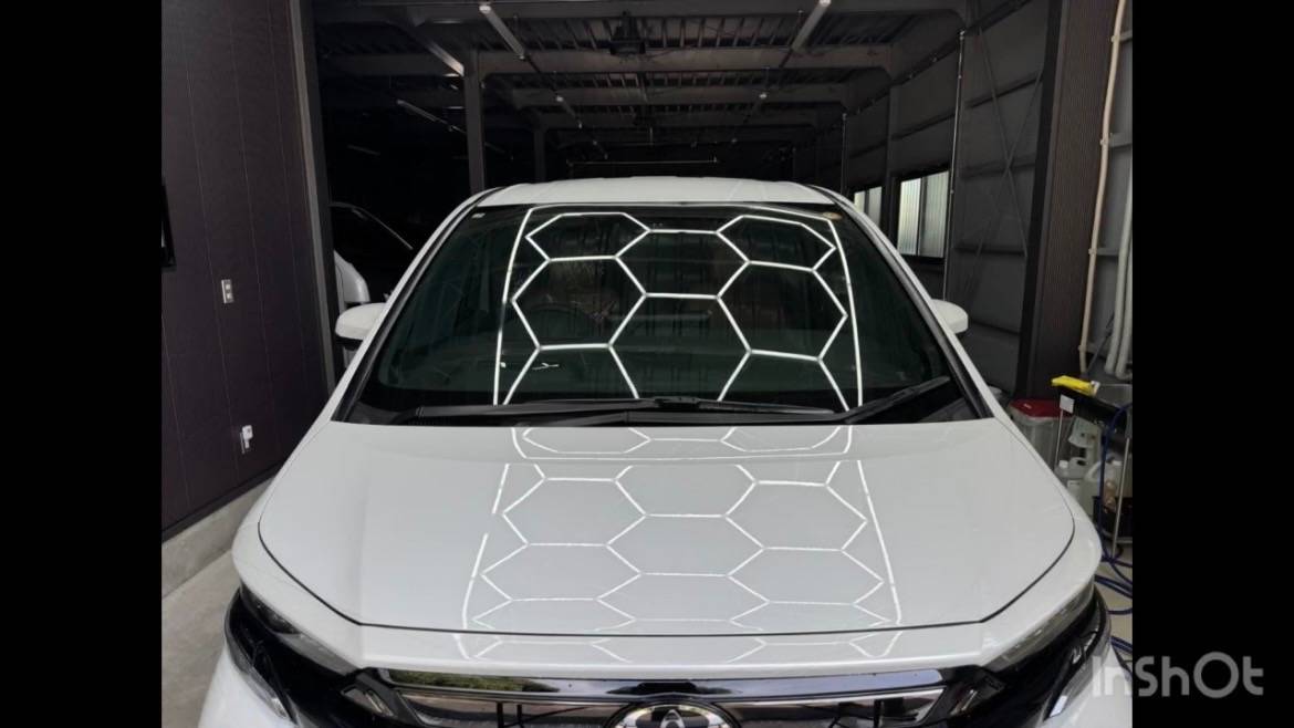 TOYOTA／ハイラックスサーフ　フードラッピング